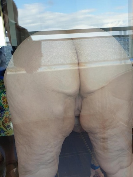 stor rumpa mormor sexig erotik samling