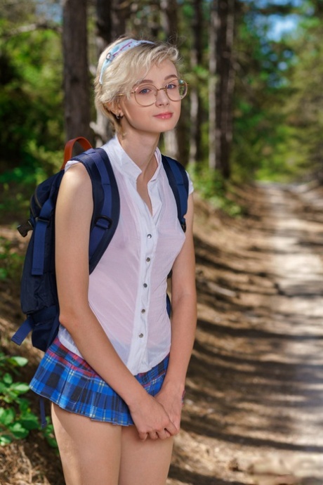 schoolgirl skirt sexy naked pictures