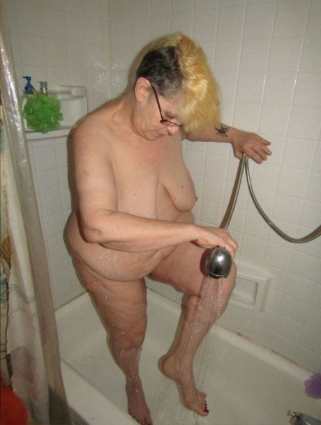 bbw shower pornographic picture