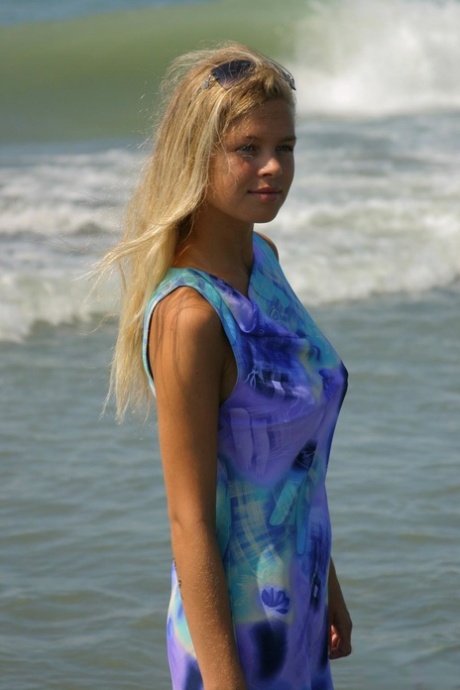 teen public free naked photo