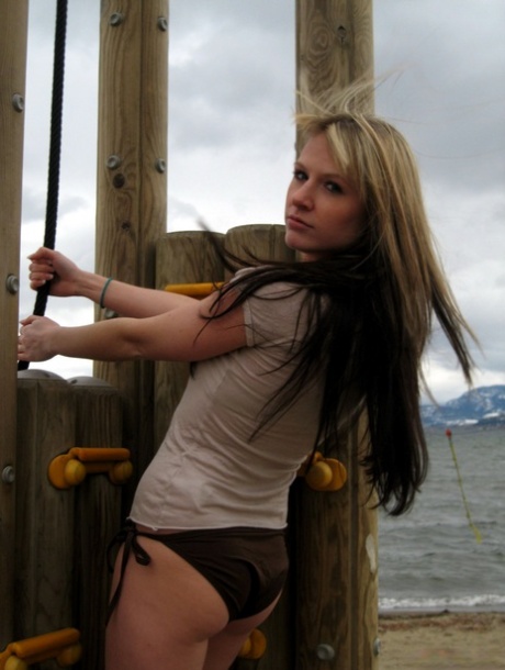teen wet panties free nude images
