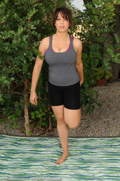 Lala Bond star galleries
