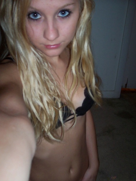 amateur teen selfie beautiful naked picture
