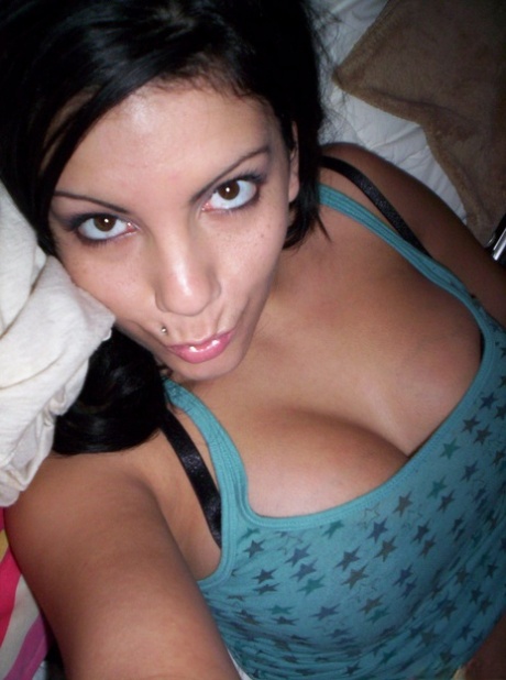 big tits selfie nude images