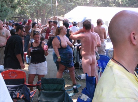bbw en extérieur nu xxx des photos