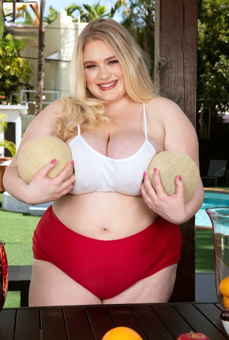 Stella Daniels exclusive pornstar galleries