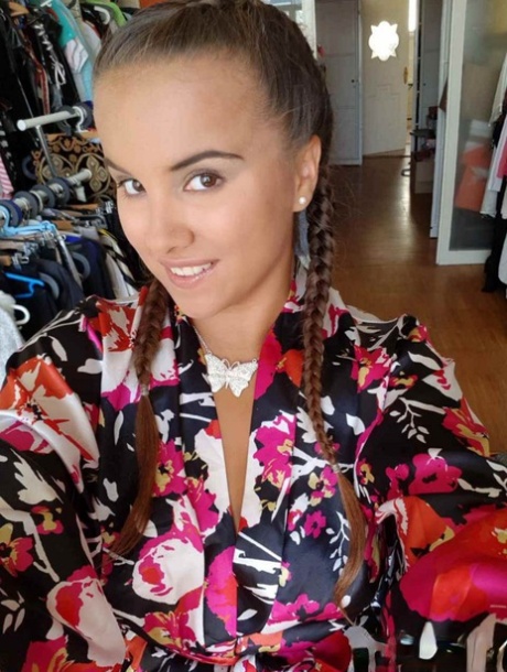 buttet latina teenager pornografisk xxx img