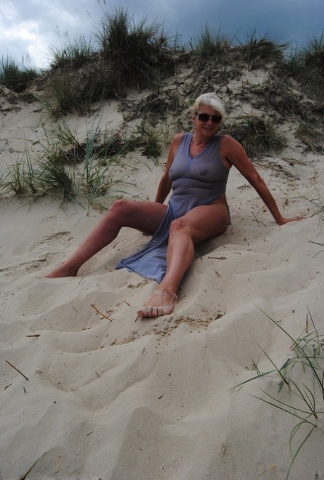 mature beach hot gallery