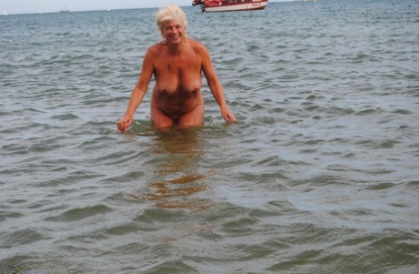 plage de grand-mère gratuit xxx collection