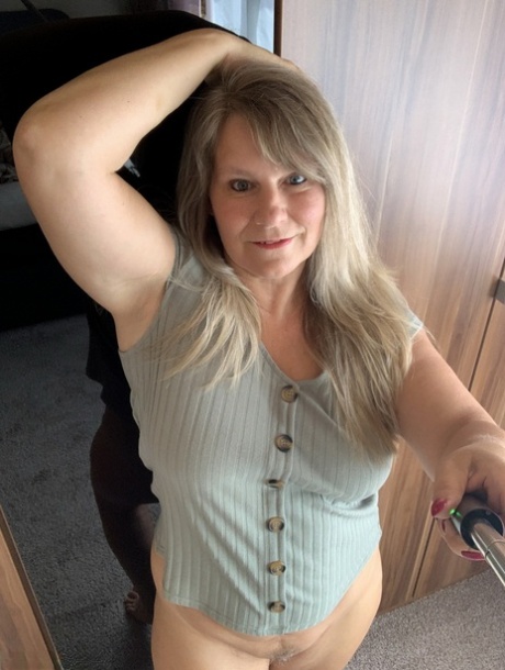 selfie de milf sexe parfait img