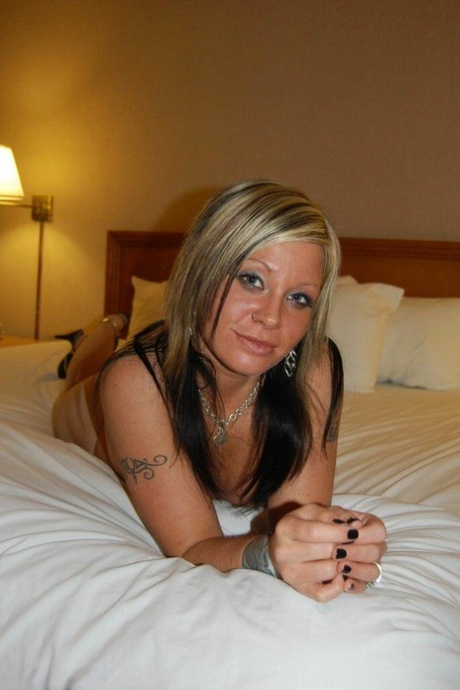 Black Fox free model pictures