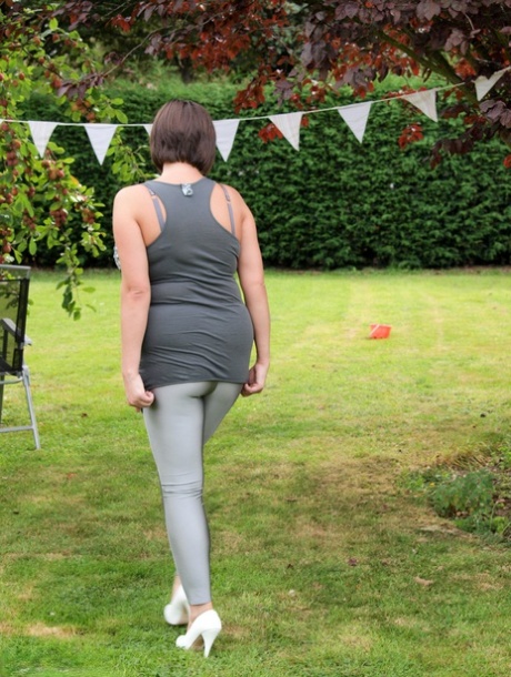 bbw yoga pants beautiful pictures