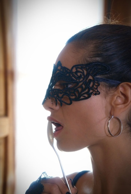 blindfold surprise top pictures
