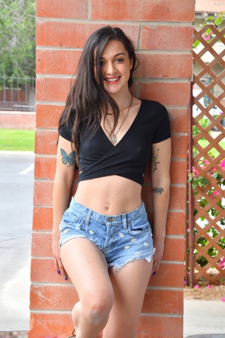 April Valentino sexy model images