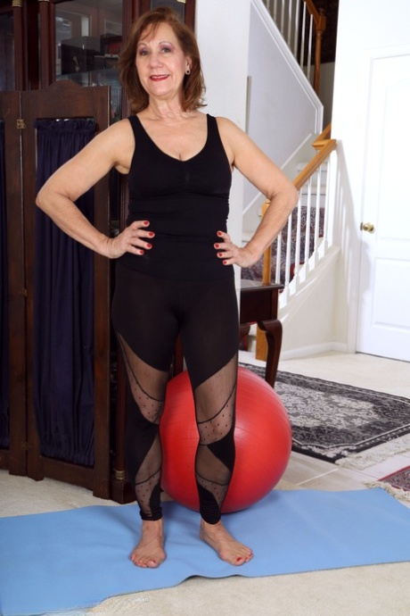 bbw yoga pants pornographic pictures