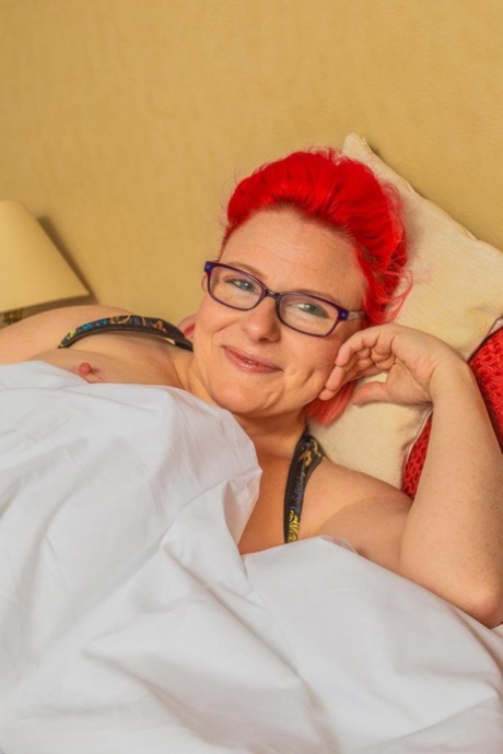 rødhårede briller porno xxx billede