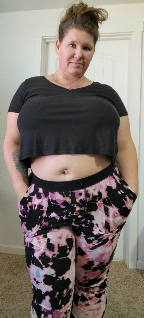 pom-pom girl aux gros seins nus img