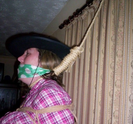 mature bondage free naked galleries