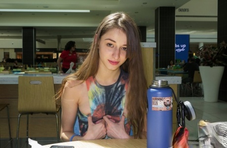 Willow Hayes sex model photos