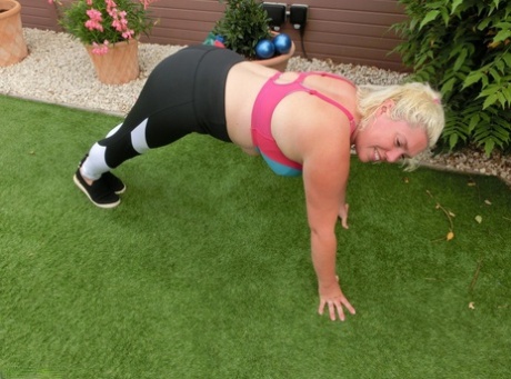 bbw yoga pants hot nude photos