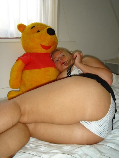 chubby panties nude photo