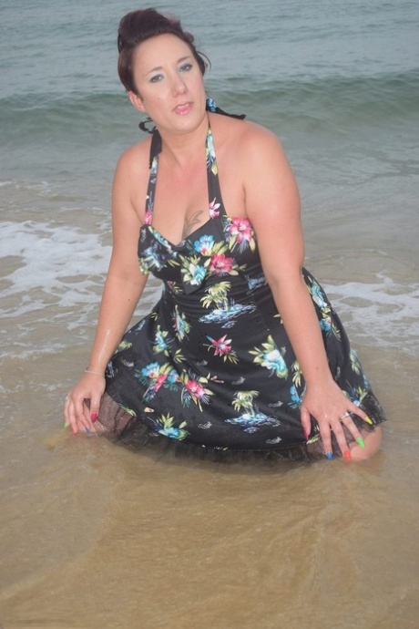 granny beach free naked img