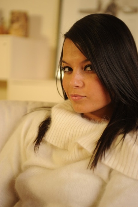 sweater xxx photos