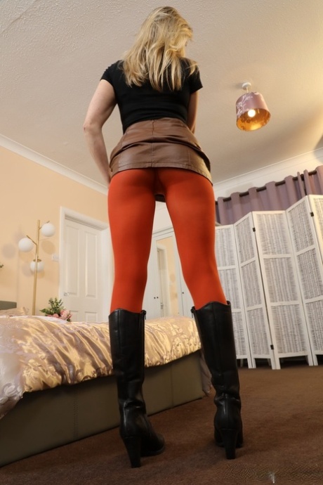 pantyhose boots sexy nude galleries