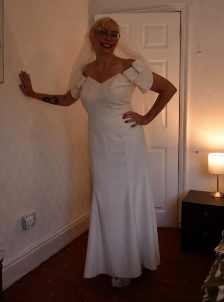 mature cosplay beautiful naked images