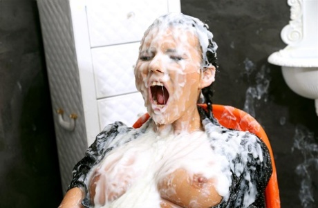 bukkake adolescenziale porno nudo fotografie