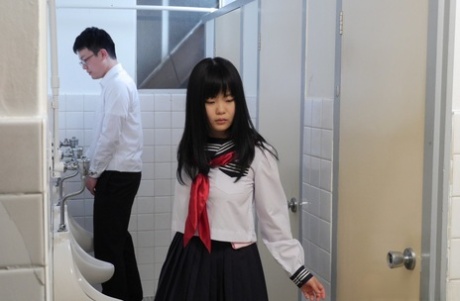 japansk skolepige gratis voksen galleri