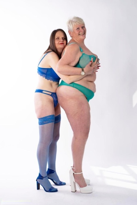 thick lingerie hot naked photo