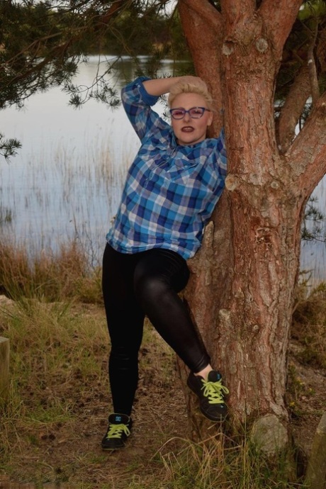 bbw yoga pants sexy nudes pics