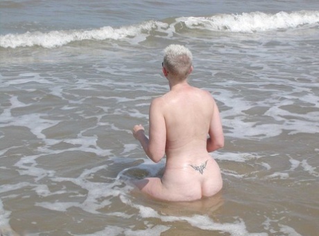 mature beach sexy nude pic
