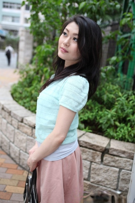 japanese mom sexy photo