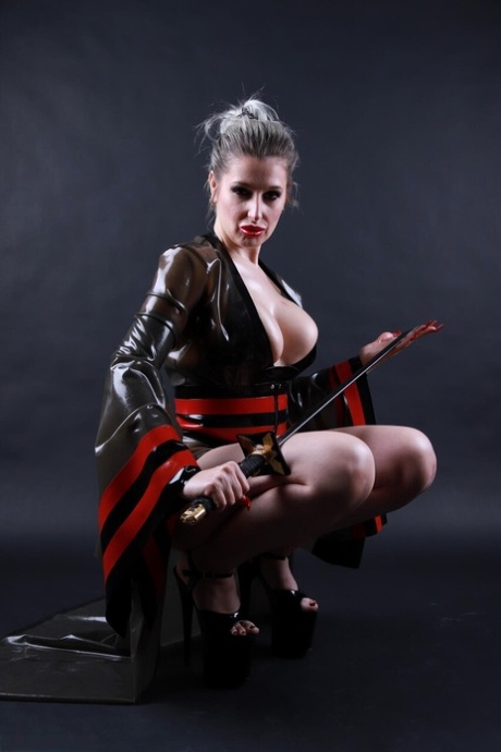cosplay tetona exclusivo hd imágenes
