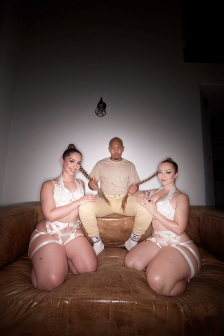 chubby threesome pornos img