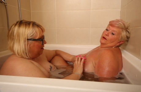 mature wet pussy top photos