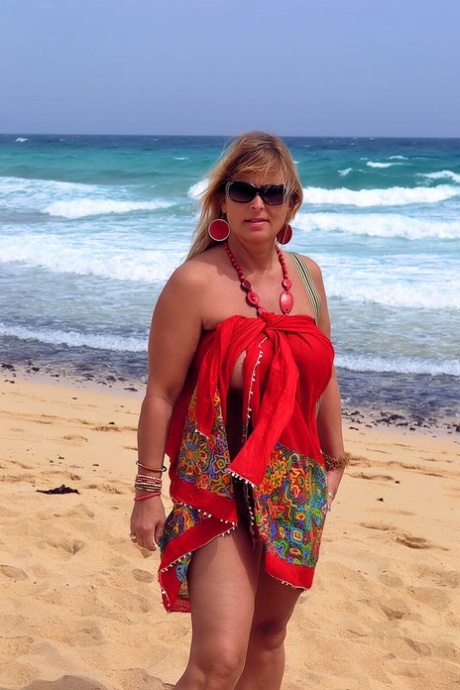 mature beach exclusive pic