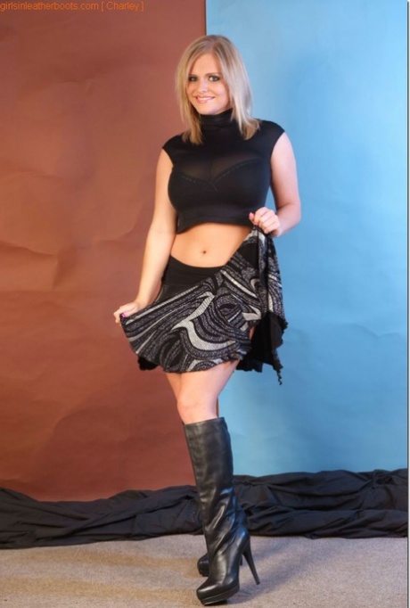 Victoria Summers model adult galleries