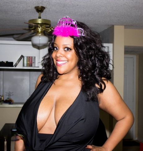 Kristi Maxx exclusive star image
