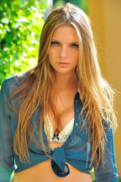 Kennedy Nash sexy actress pics
