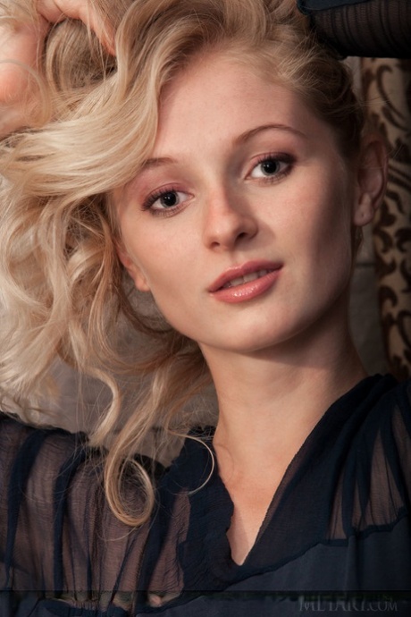 Leona Honey high quality model images