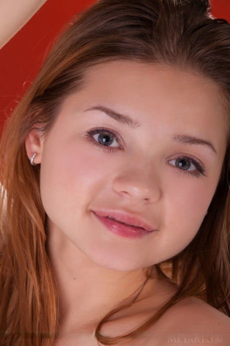 pom-pom girl aux gros seins adulte chaud archive