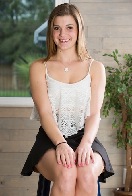 Aubrey Snow actress pics