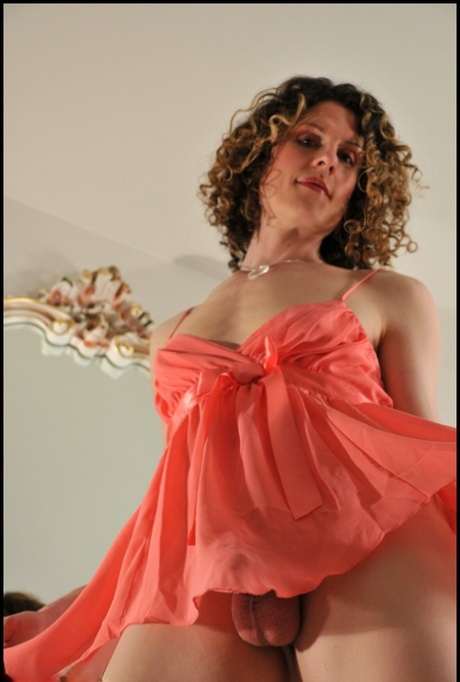 crossdresser free naked img