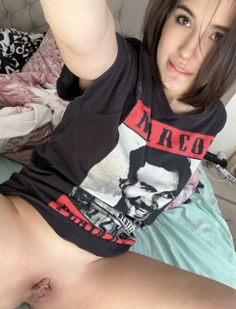 skinny model hot naked img