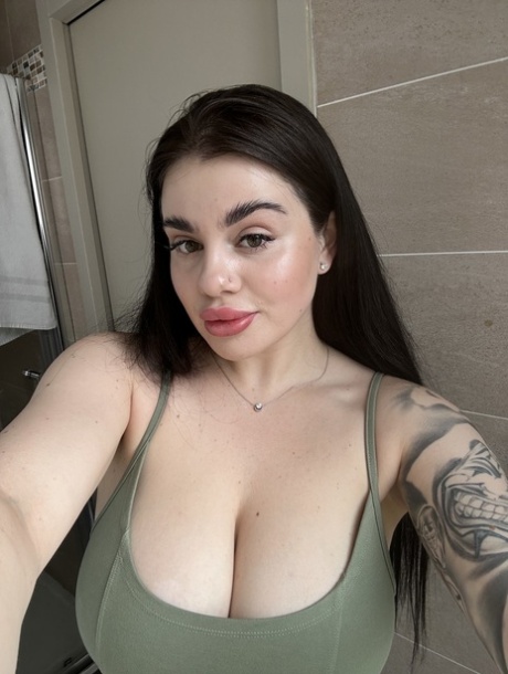 fake lips hot sex galleries