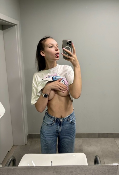 skinny jeans pornographic images