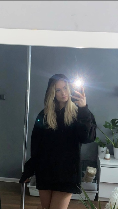 mirror free sex photos